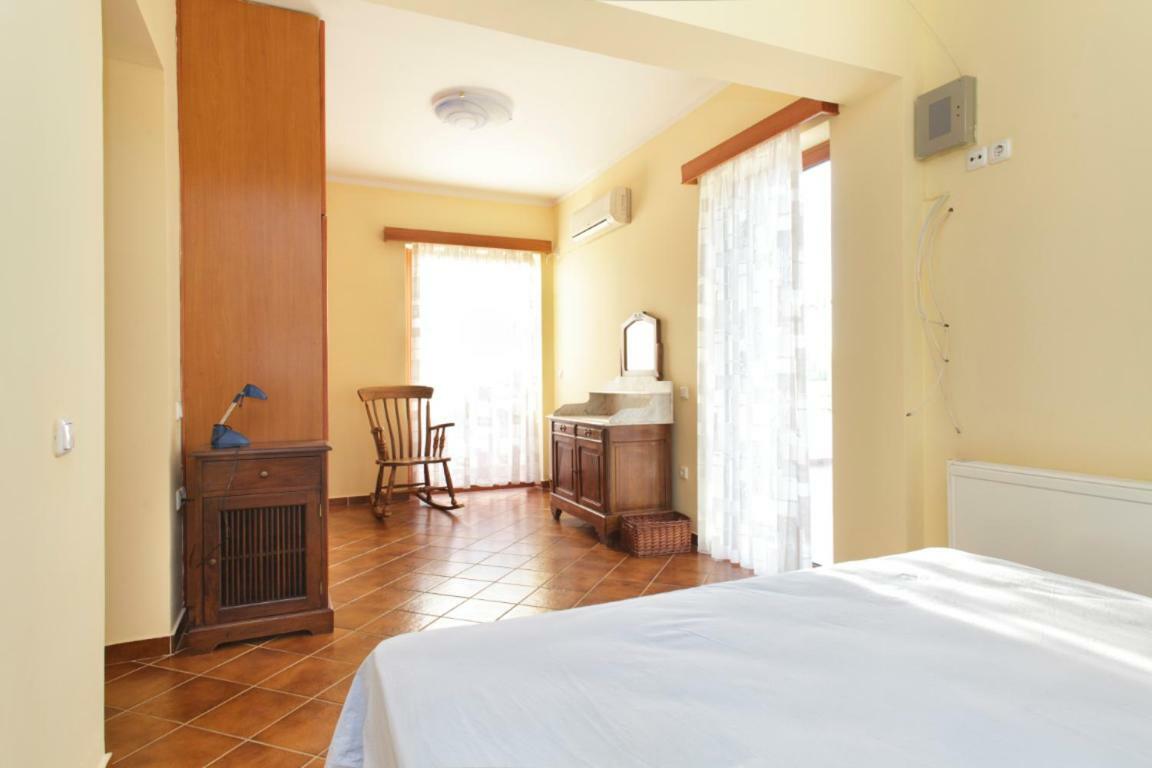 Villa Soula อานาวีซอส ภายนอก รูปภาพ